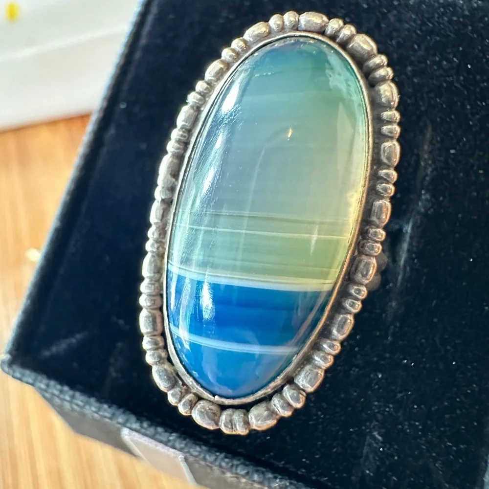 Luminous banded agate sterling silver ring size 7 - Picture 1 of 5